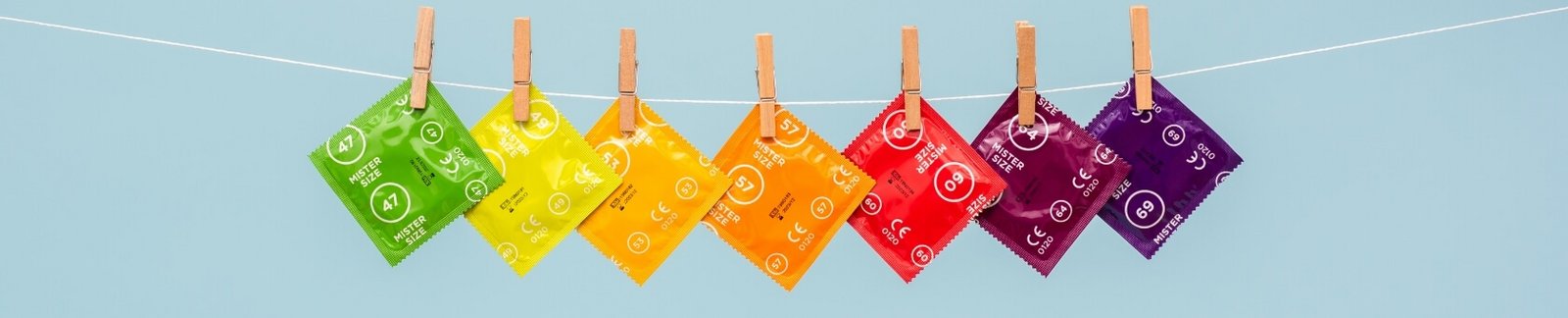 Mister Size-kondomer i forskellige størrelser på en linje